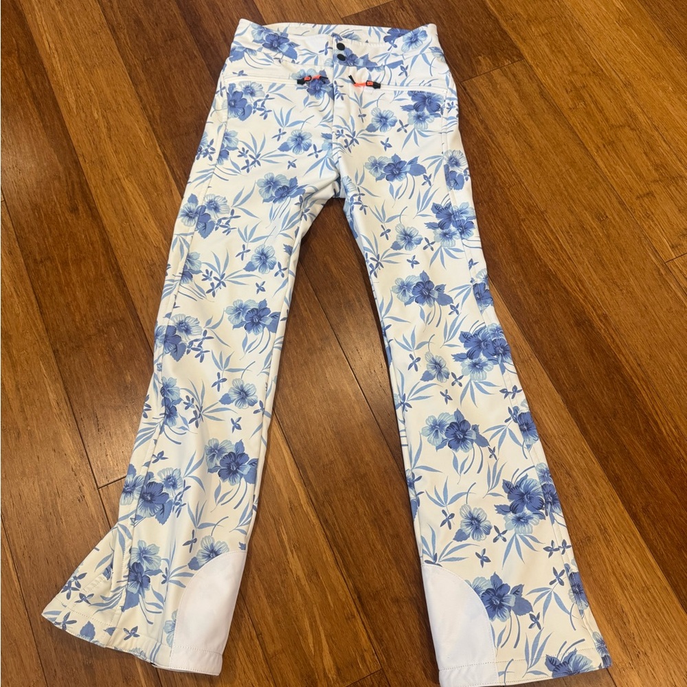 LoveShackFancy/ Bogner White and Blue Floral Women’s Ski Pants. Small (size 6)